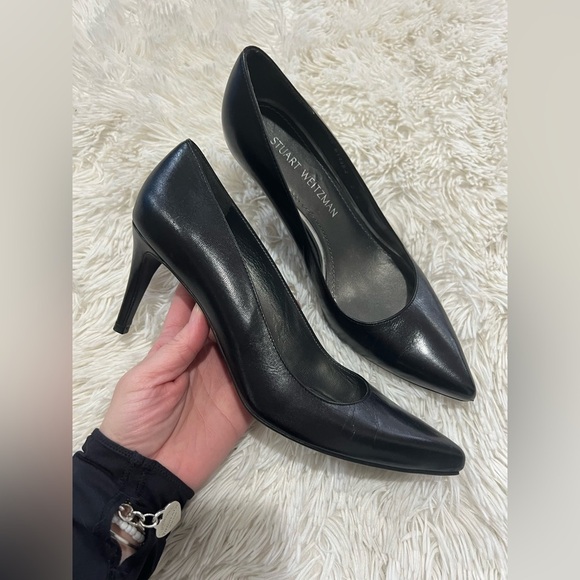 Stuart Weitzman Pumps - Size 8 - black - Picture 1 of 8